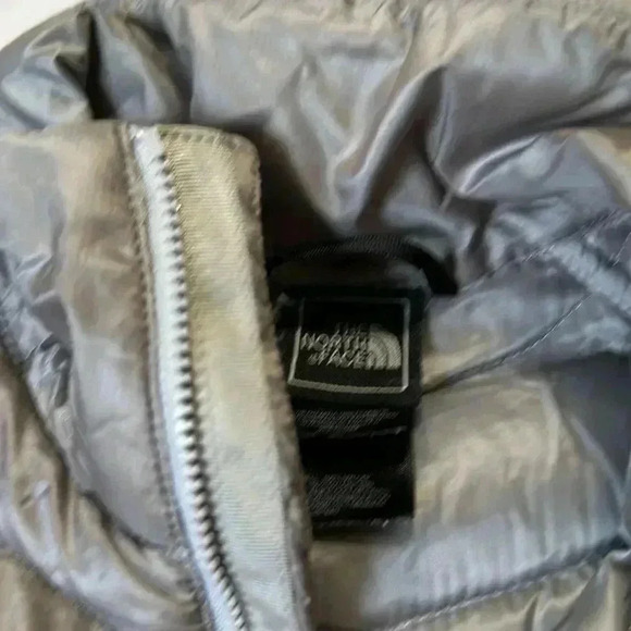 NORTH FACE Women’s Thunder Jacket XS Metallic silver 800 fill down Zip up - Picture 5 of 7